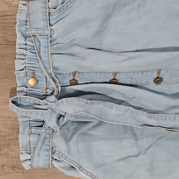 Kancy Kole Light Blue Denim Skirt with Belt size large - Picture 2 of 8